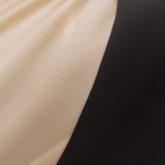 Jones NY Sleeveless Draped Loose Fit Black & Beige Top - Picture 2 of 5